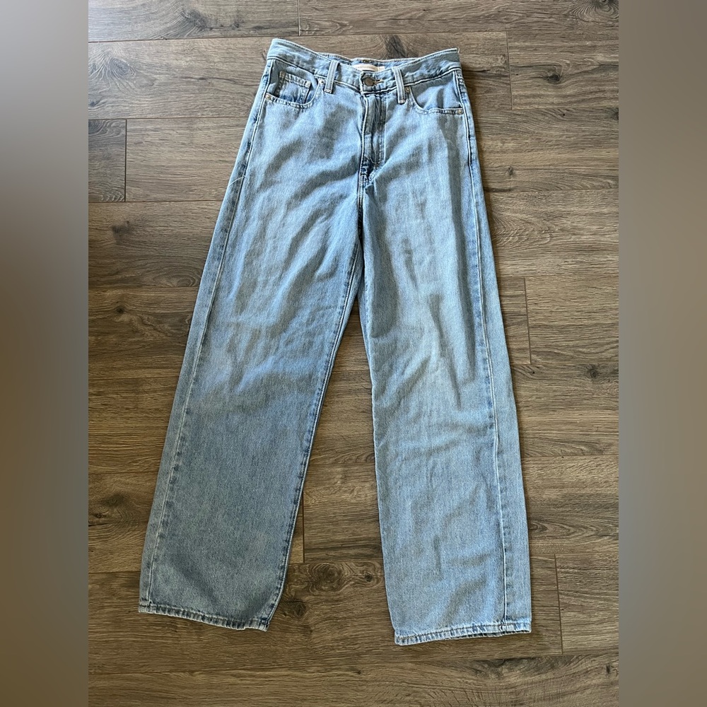 High Waisted Straight Levi’s